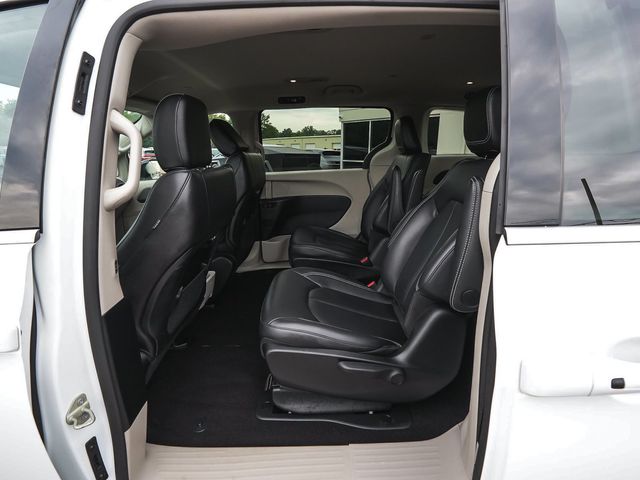 2024 Chrysler Pacifica Plug-In Hybrid Select - 23077961 - 32
