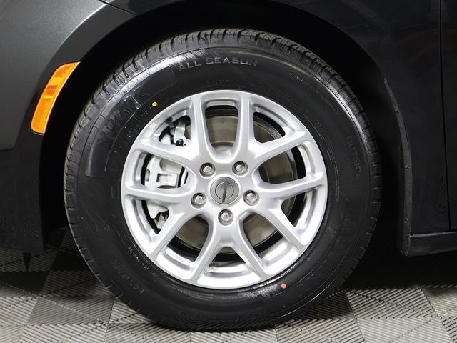 2024 Chrysler Voyager LX - 22942502 - 21