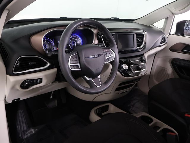 2024 Chrysler Voyager LX - 22942502 - 24