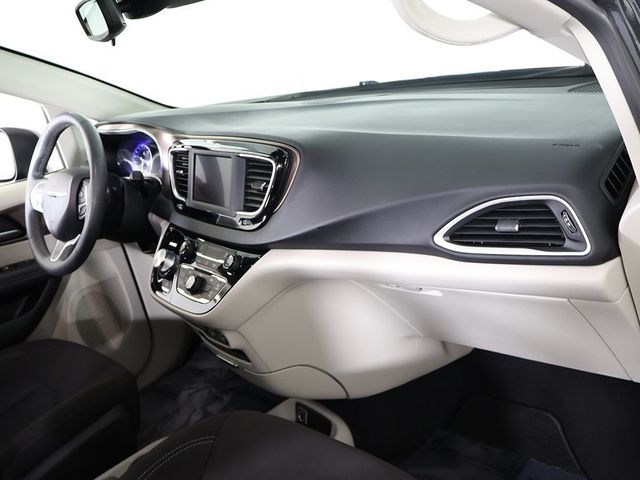 2024 Chrysler Voyager LX - 22942502 - 25