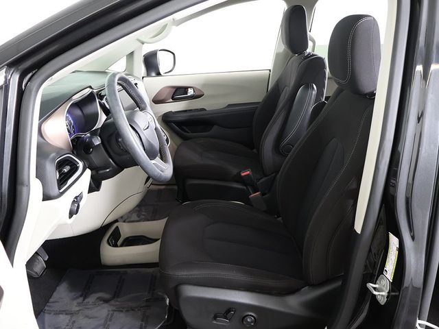 2024 Chrysler Voyager LX - 22942502 - 26