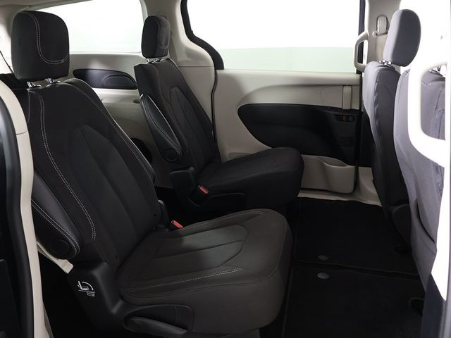 2024 Chrysler Voyager LX - 22942502 - 32