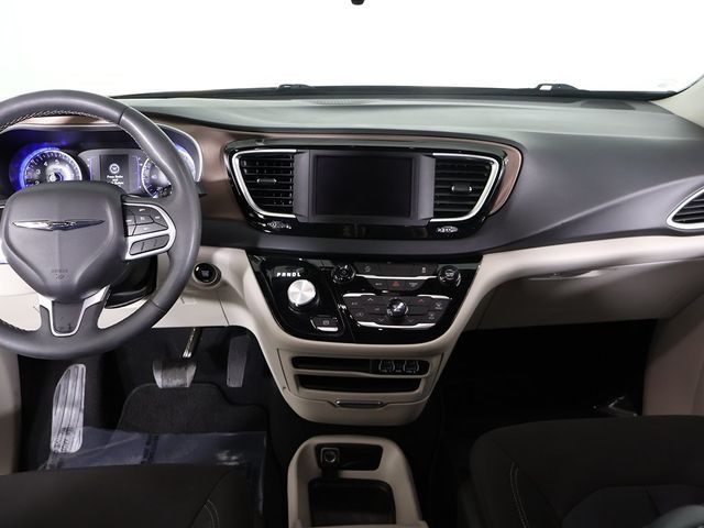 2024 Chrysler Voyager LX - 22942502 - 35