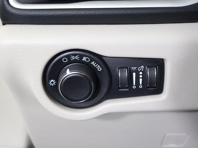 2024 Chrysler Voyager LX - 22942502 - 37