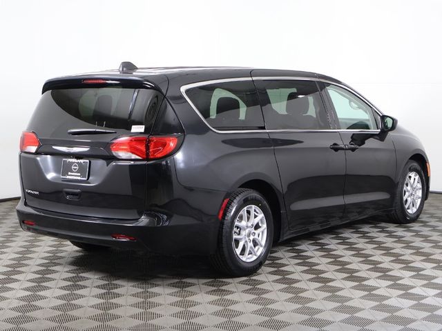 2024 Chrysler Voyager LX - 22942502 - 8