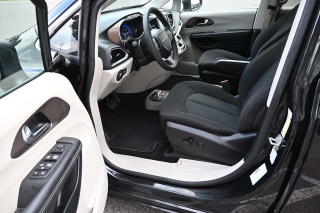 2024 Chrysler Voyager LX Mobility Handicap Van - 22909620 - 12