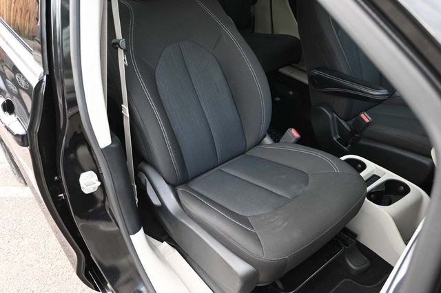 2024 Chrysler Voyager LX Mobility Handicap Van - 22909620 - 15