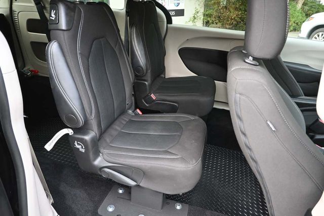 2024 Chrysler Voyager LX Mobility Handicap Van - 22909620 - 16