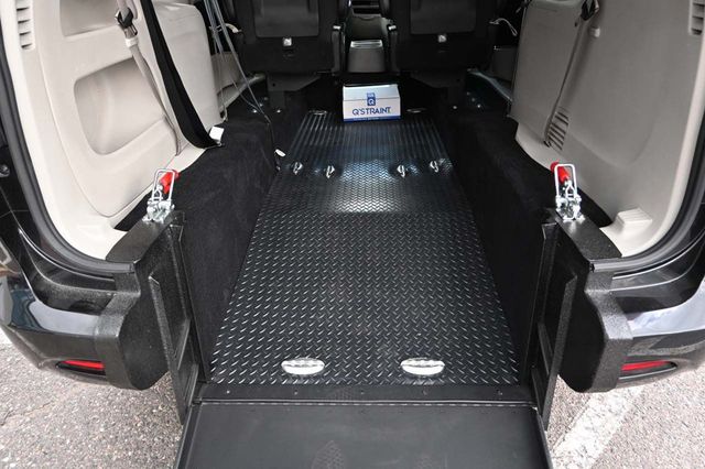 2024 Chrysler Voyager LX Mobility Handicap Van - 22909620 - 18