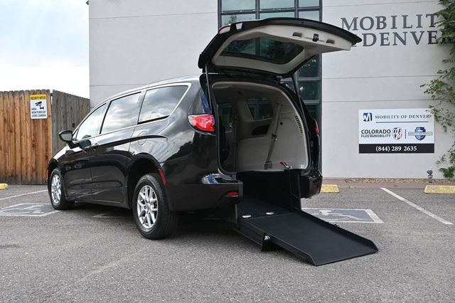 2024 Chrysler Voyager LX Mobility Handicap Van - 22909620 - 1
