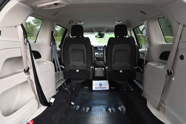 2024 Chrysler Voyager LX Mobility Handicap Van - 22909620 - 19