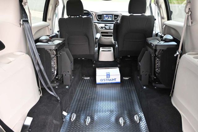 2024 Chrysler Voyager LX Mobility Handicap Van - 22909620 - 20