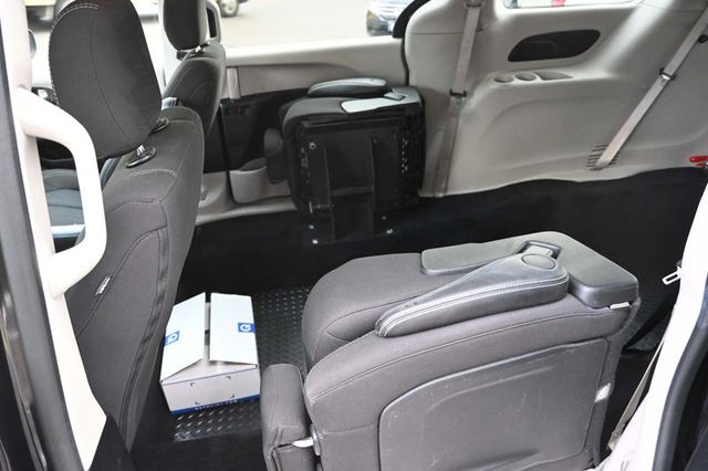 2024 Chrysler Voyager LX Mobility Handicap Van - 22909620 - 22