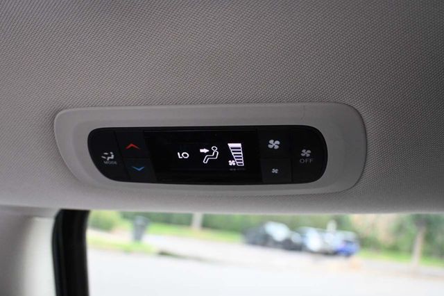 2024 Chrysler Voyager LX Mobility Handicap Van - 22909620 - 23