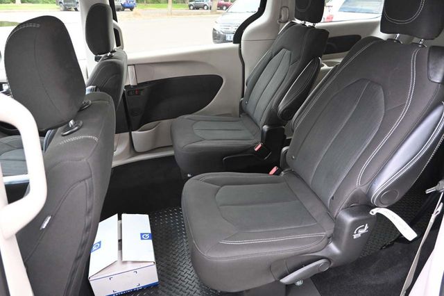 2024 Chrysler Voyager LX Mobility Handicap Van - 22909620 - 24