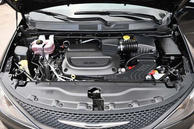 2024 Chrysler Voyager LX Mobility Handicap Van - 22909620 - 30