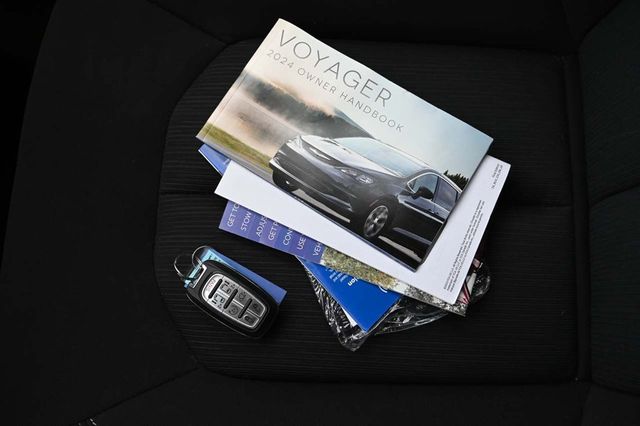 2024 Chrysler Voyager LX Mobility Handicap Van - 22909620 - 33