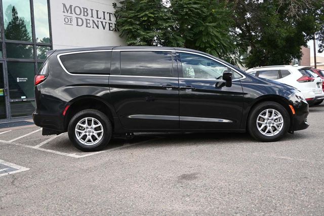 2024 Chrysler Voyager LX Mobility Handicap Van - 22909620 - 4