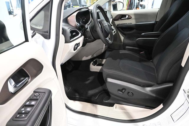 2024 Chrysler Voyager LX Mobility Handicap Van - 23020013 - 12