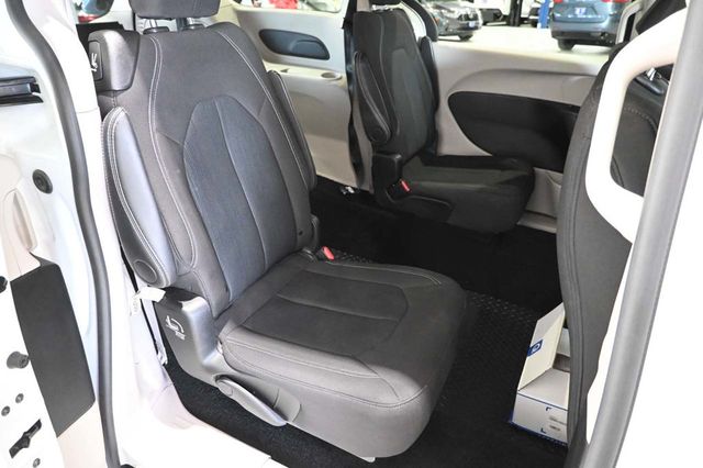 2024 Chrysler Voyager LX Mobility Handicap Van - 23020013 - 16
