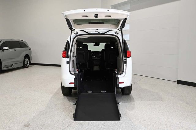 2024 Chrysler Voyager LX Mobility Handicap Van - 23020013 - 17
