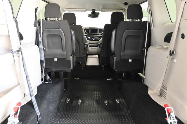 2024 Chrysler Voyager LX Mobility Handicap Van - 23020013 - 19