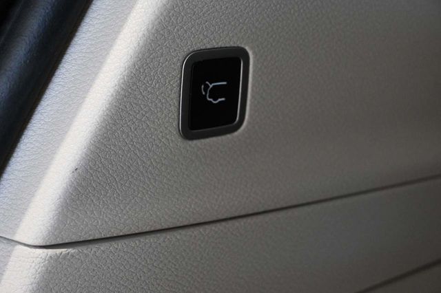 2024 Chrysler Voyager LX Mobility Handicap Van - 23020013 - 23