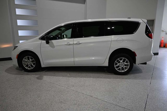 2024 Chrysler Voyager LX Mobility Handicap Van - 23020013 - 8