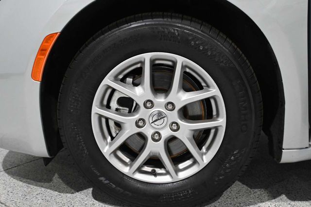 2024 Chrysler Voyager LX Mobility Handicap Van - 23022812 - 11