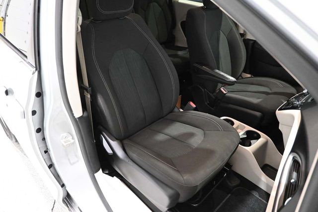 2024 Chrysler Voyager LX Mobility Handicap Van - 23022812 - 15