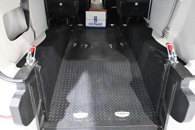 2024 Chrysler Voyager LX Mobility Handicap Van - 23022812 - 18