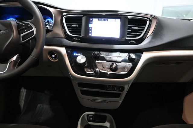 2024 Chrysler Voyager LX Mobility Handicap Van - 23022812 - 21