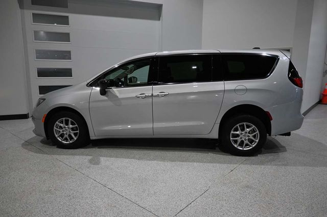 2024 Chrysler Voyager LX Mobility Handicap Van - 23022812 - 8
