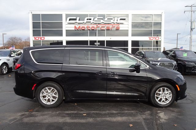 2024 Chrysler Voyager Voyager LX - 22949188 - 0