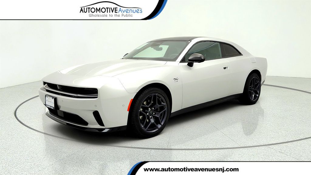 2024 Dodge Charger Daytona R/T AWD w/ Plus Group, Sun & Sound Pkg & Blacktop Package - 23034715 | Video 1