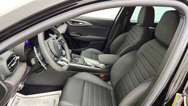 2024 Dodge Hornet R/T EAWD w/ Blacktop Pkg & 1.3L Turbo PHEV - 23033165 - 17