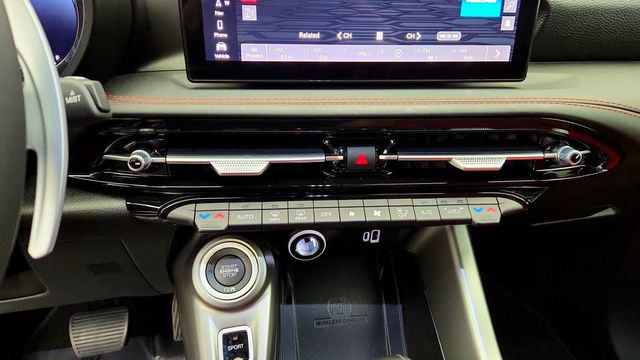 2024 Dodge Hornet R/T Plus EAWD *Ltd Avail* w/ Blacktop Package & Red Leather - 23089772 - 17