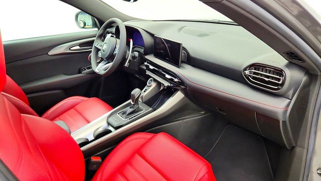 2024 Dodge Hornet R/T Plus EAWD *Ltd Avail* w/ Blacktop Package & Red Leather - 23089772 - 25