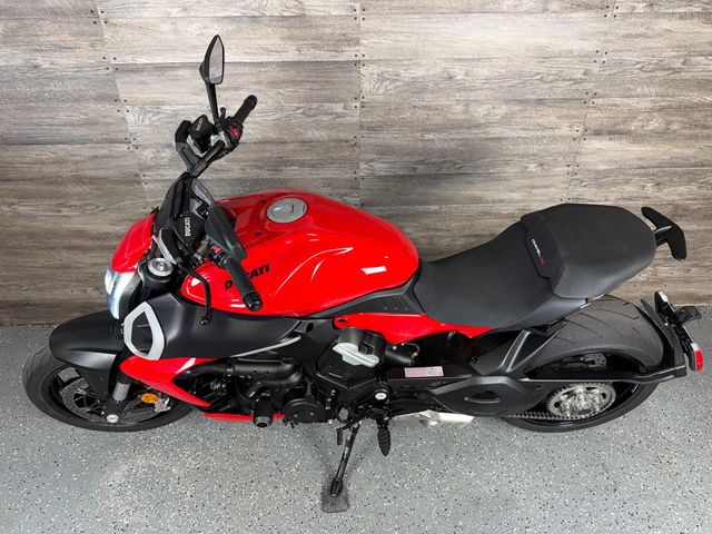 2024 Ducati Diavel V4 SUPER CLEAN! - 22994293 - 15