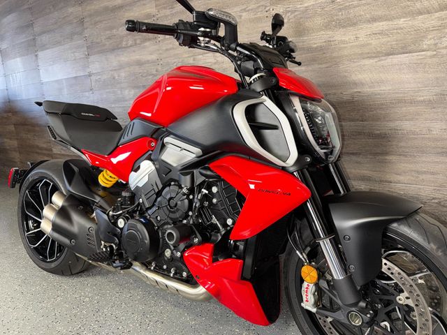 2024 Ducati Diavel V4 SUPER CLEAN! - 22994293 - 1