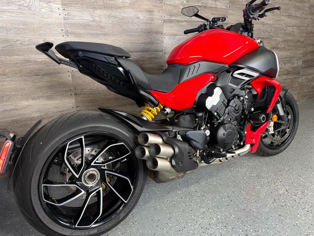 2024 Ducati Diavel V4 SUPER CLEAN! - 22994293 - 2