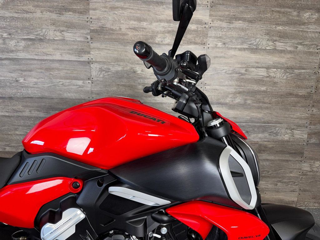 2024 Ducati Diavel V4 SUPER CLEAN! - 22994293 - 3
