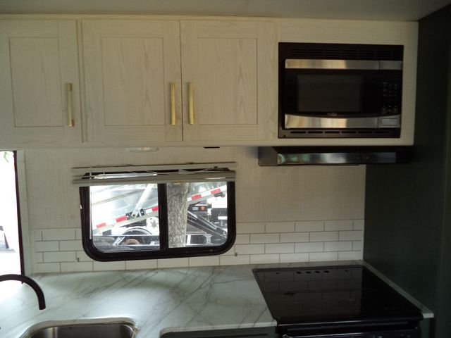 2024 EDDIE BAUER EBS 322BH 37FT BUMPER PULL RV TRAILER W/ SLIDE OUT - 23015895 - 18