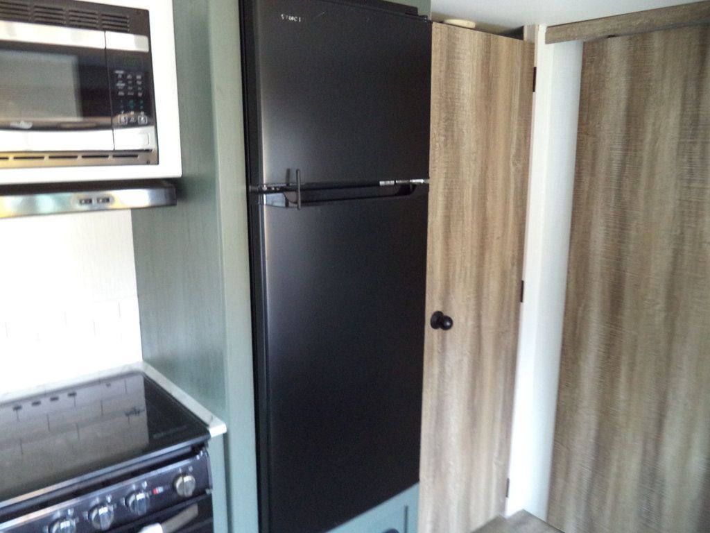 2024 EDDIE BAUER EBS 322BH 37FT BUMPER PULL RV TRAILER W/ SLIDE OUT - 23015895 - 20