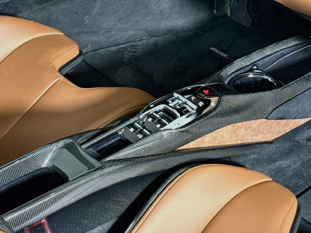 2024 Ferrari 296 GTS Base - 23088737 - 19