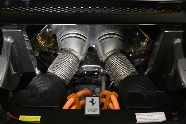 2024 Ferrari 296 GTS Convertible - 23010094 - 4