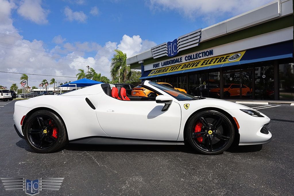 2024 Ferrari 296 GTS Convertible - 22652800 - 1