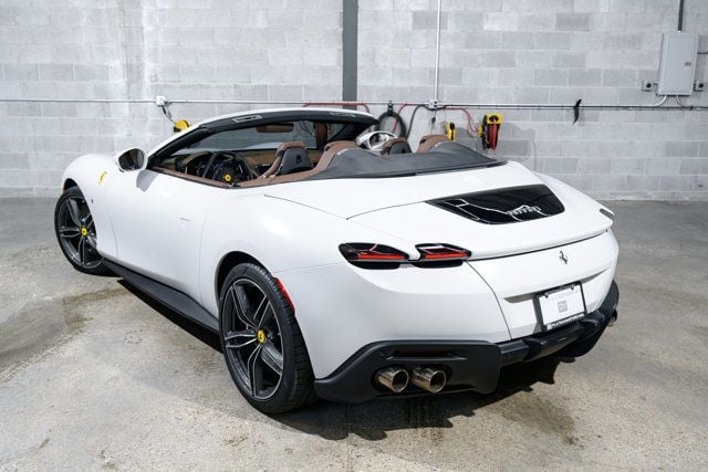 2024 Ferrari Roma Spider photo 2
