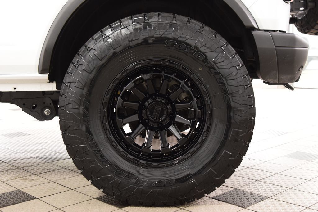2024 Ford Bronco Badlands - 23021292 - 22