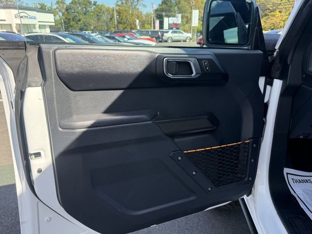 2024 Ford Bronco Badlands 4 Door Advanced 4x4 w/ Sasquatch Pkg & Hard/Soft Tops - 23097935 - 8